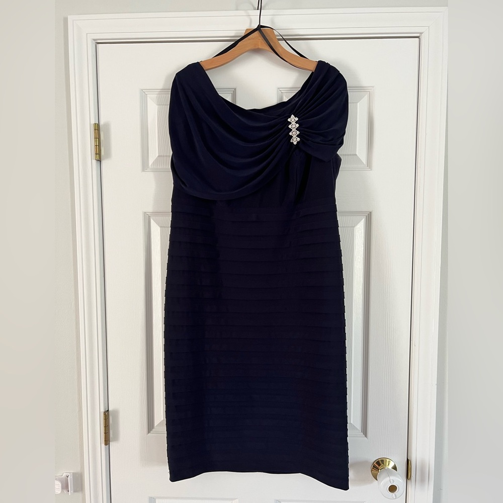 Xscape Navy Cocktail Dress Sz 16W